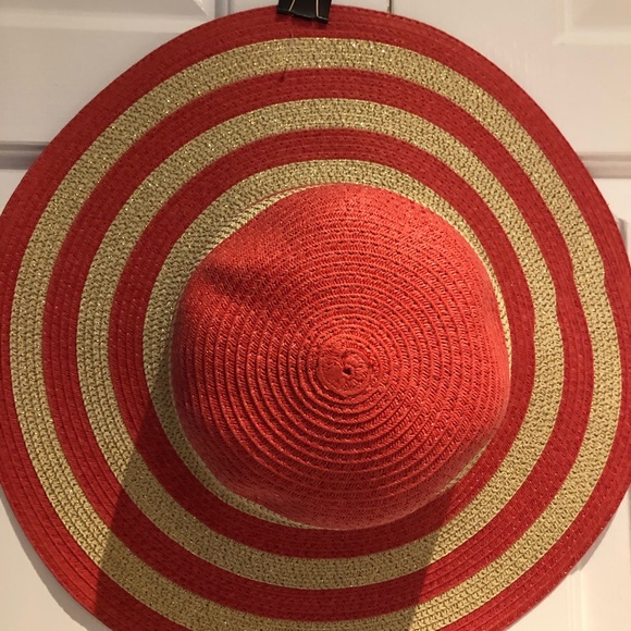 16 “ Wide brim Sun Hats in a few colors -NEW ☀️ - Picture 2 of 5